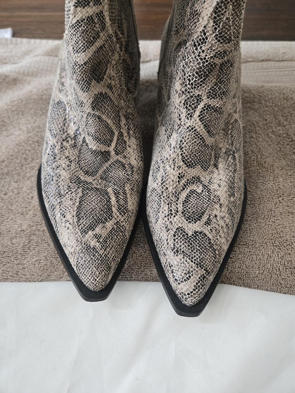 Women Snake-Print Tall Cowboy Boots - Gray/Tan Size 42/11 EUC - Picture 10 of 11